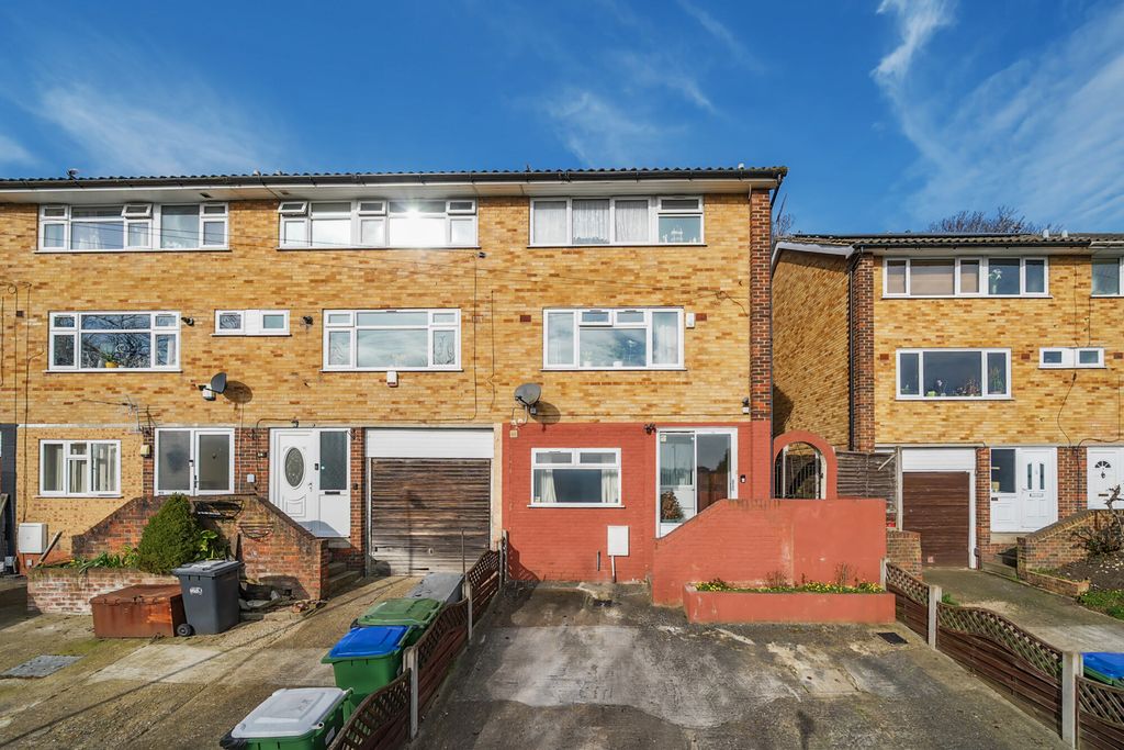 Property photo 1 of 21 External