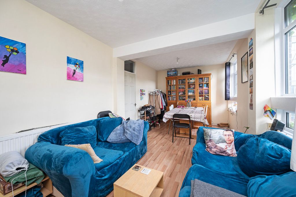 Property photo 3 of 7