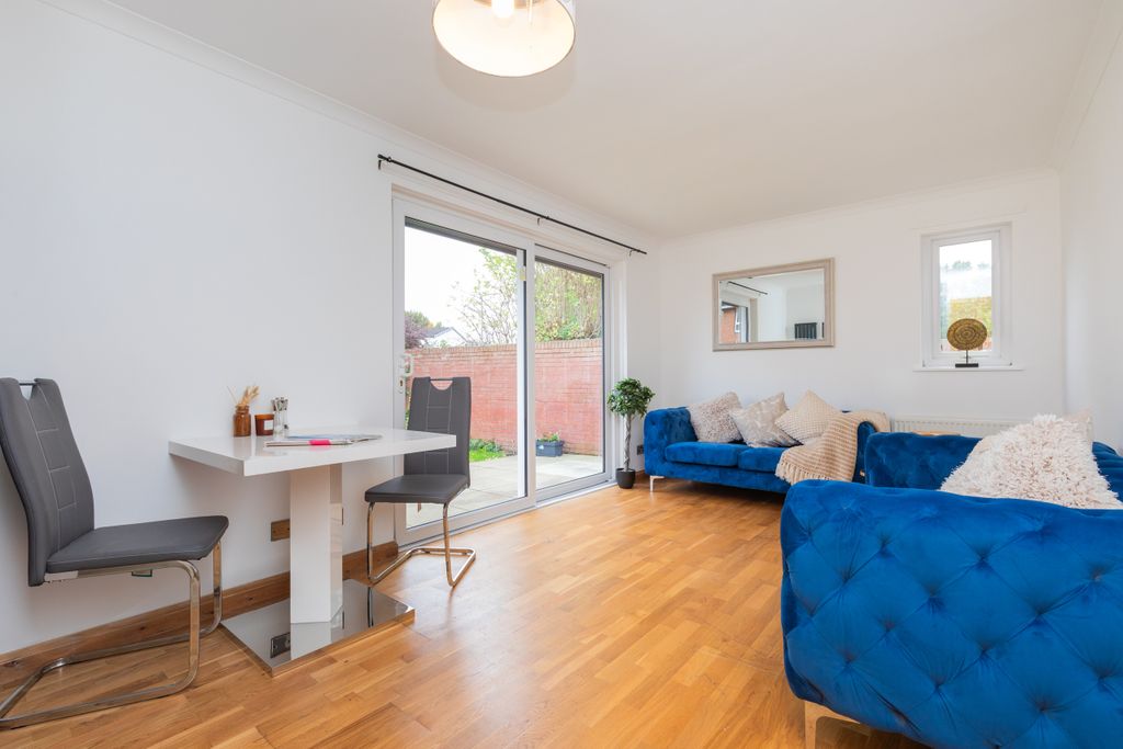 Property photo 2 of 20 37 Elderpark Grove G153Ly-1