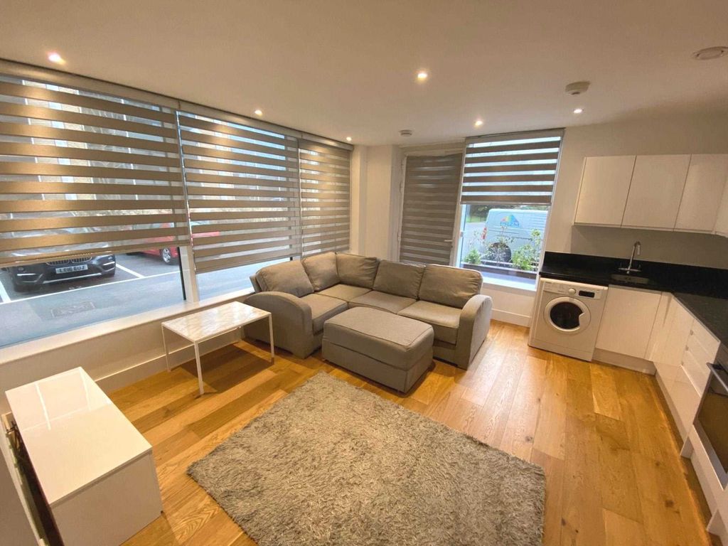 Property photo 3 of 11