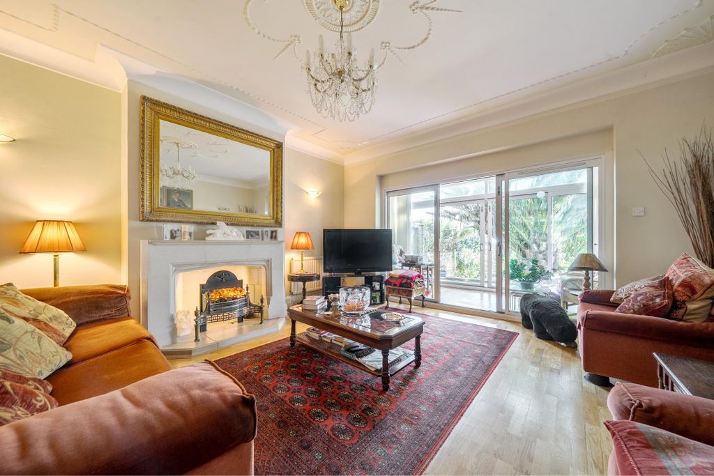 Property photo 3 of 19
