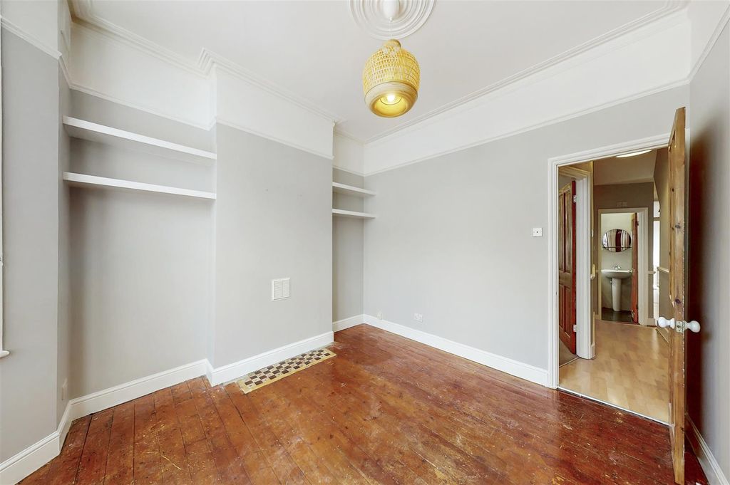 Property photo 2 of 10 Double Bedroom Into Bay Window