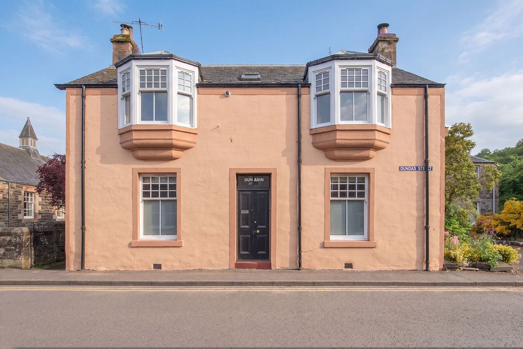 Property photo 1 of 33