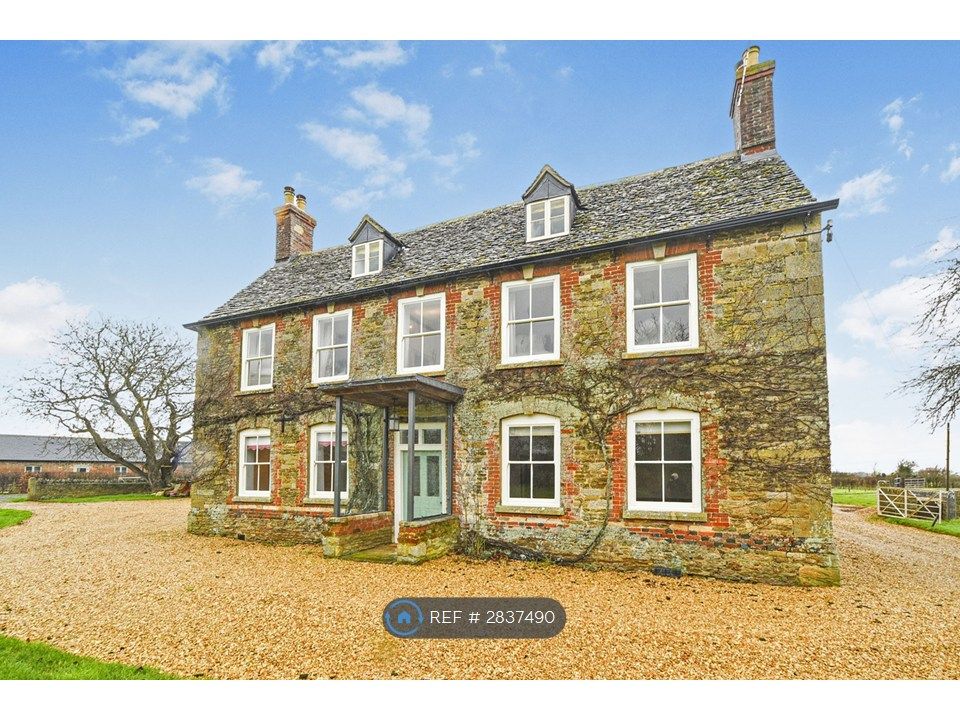 Property photo 2 of 23