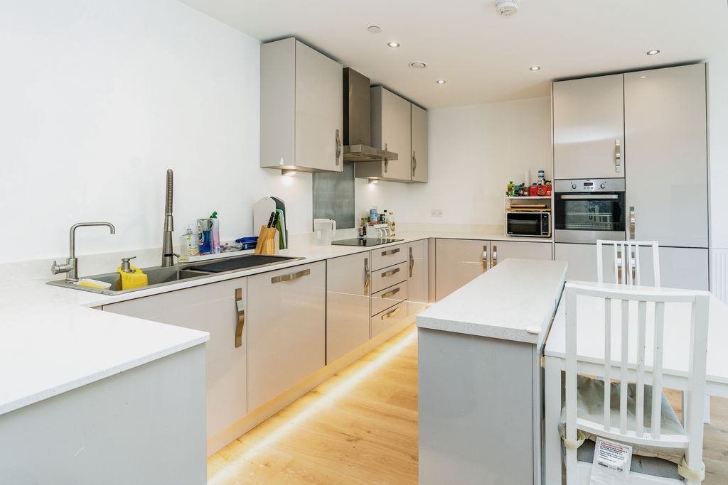 Property photo 3 of 15 Kitchen