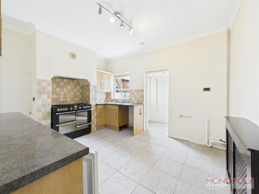 Property photo 3 of 18 Cam04439G0-Pr0129-Still008.Jpg