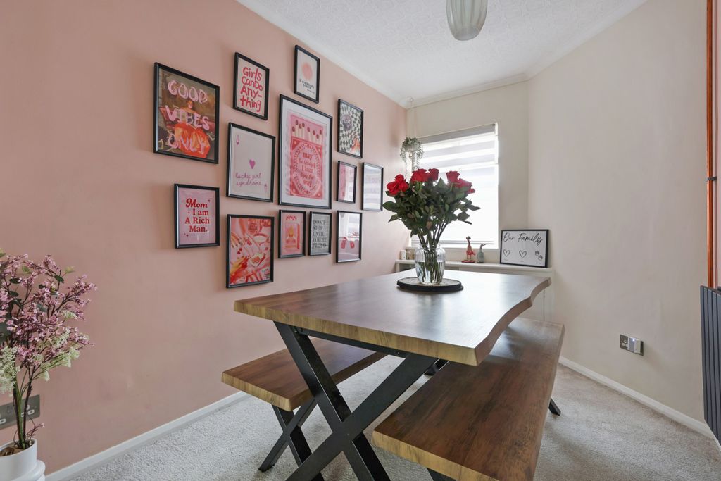 Property photo 2 of 16 Picture No. 08
