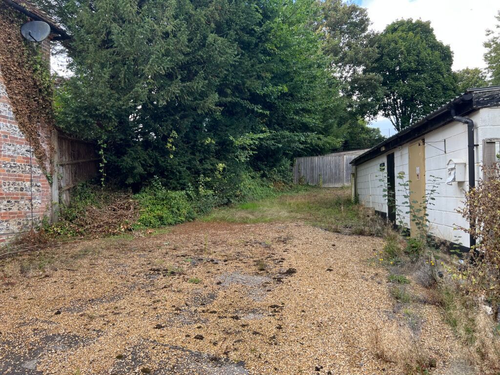 Property photo 3 of 11