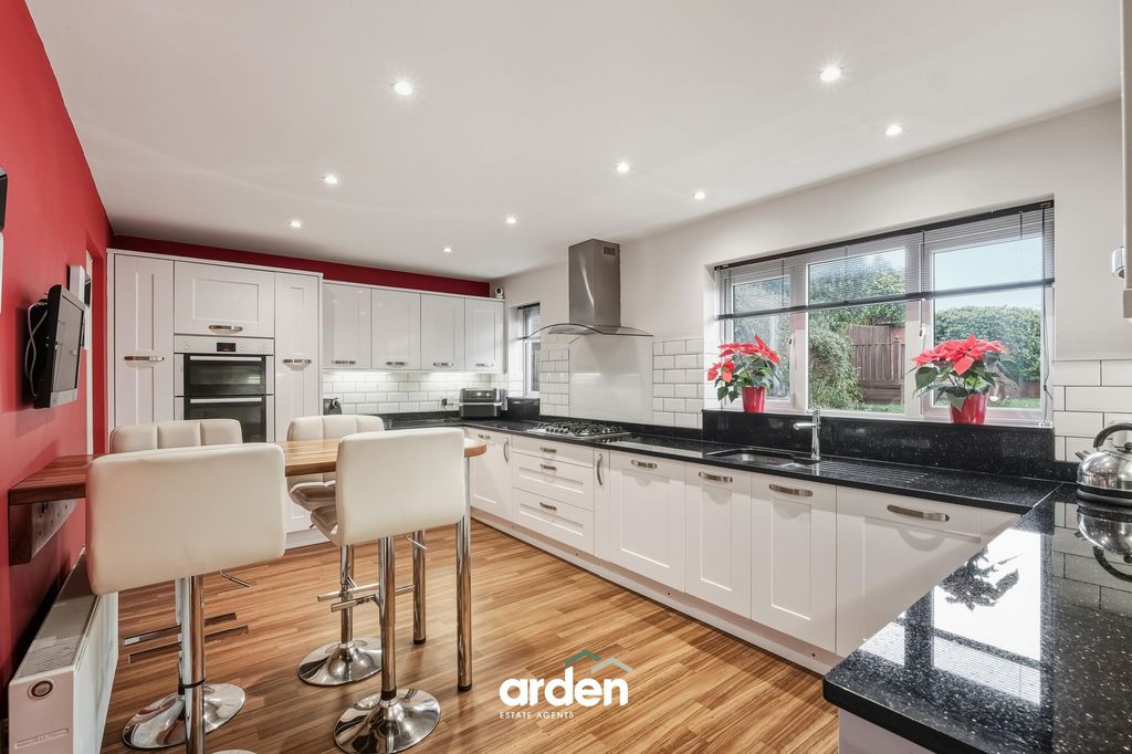 Property photo 2 of 18