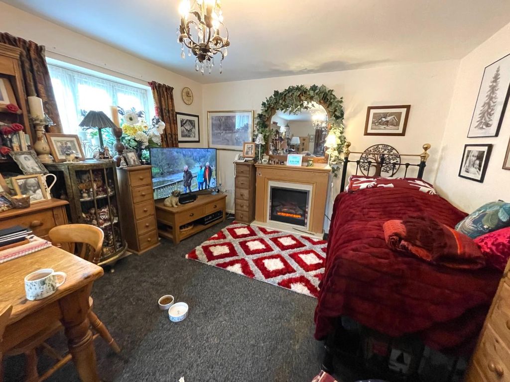 Property photo 3 of 14 Living Room.Jpg