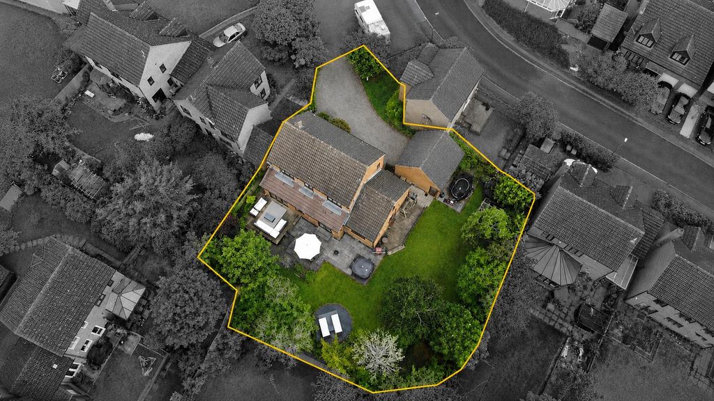 Property photo 1 of 32 11_37_16 Am.Png
