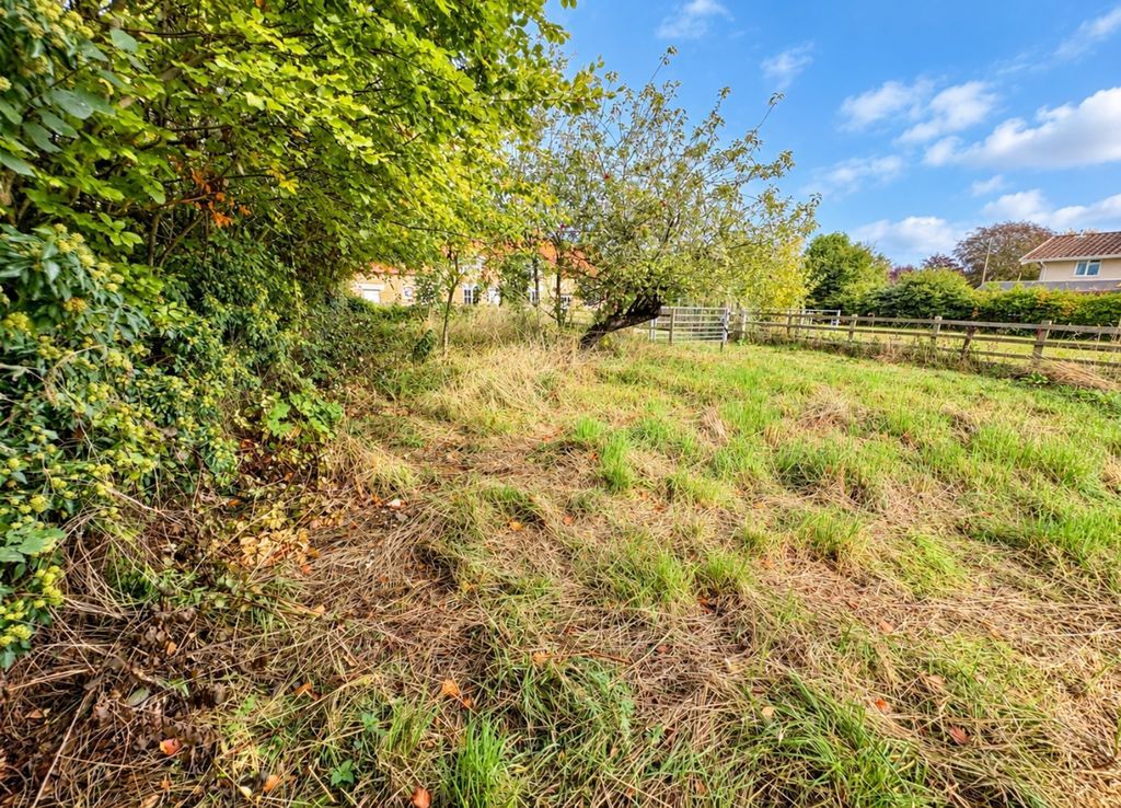 Property photo 3 of 11 Photo 3