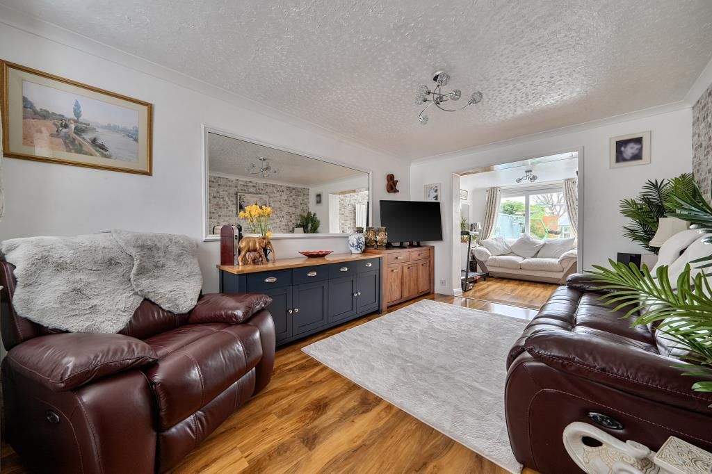 Property photo 3 of 21 Living Room