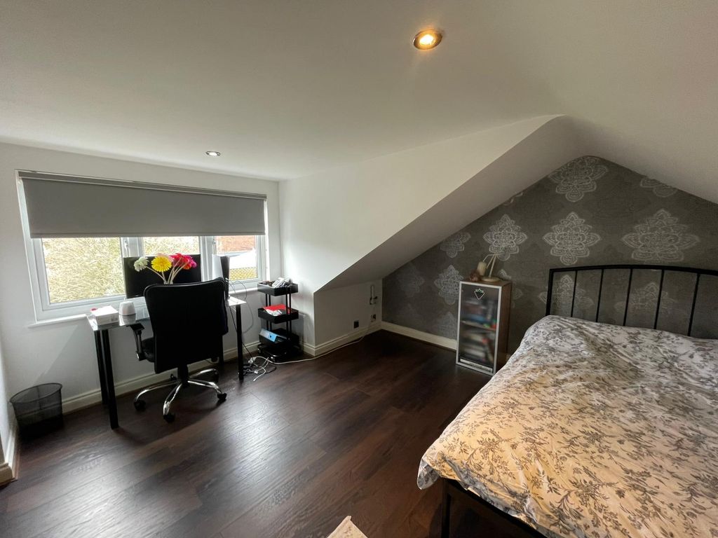 Additional image 26 of 5 bed terraced house to rentLodge Close, Chigwell IG7