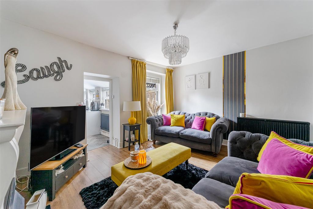 Property photo 3 of 12 Living Room