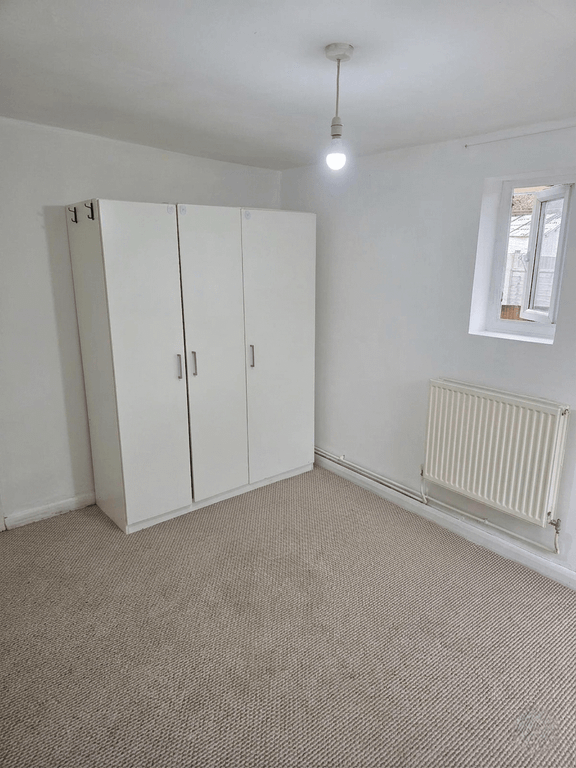 Property photo 3 of 7 Gallery