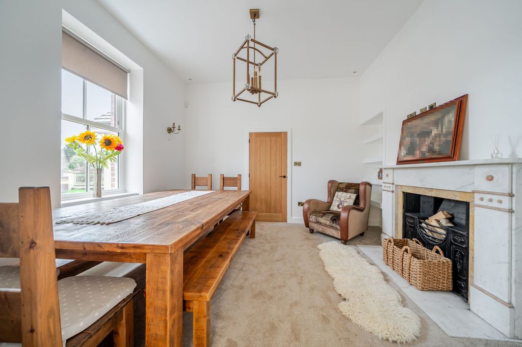 Property photo 3 of 24