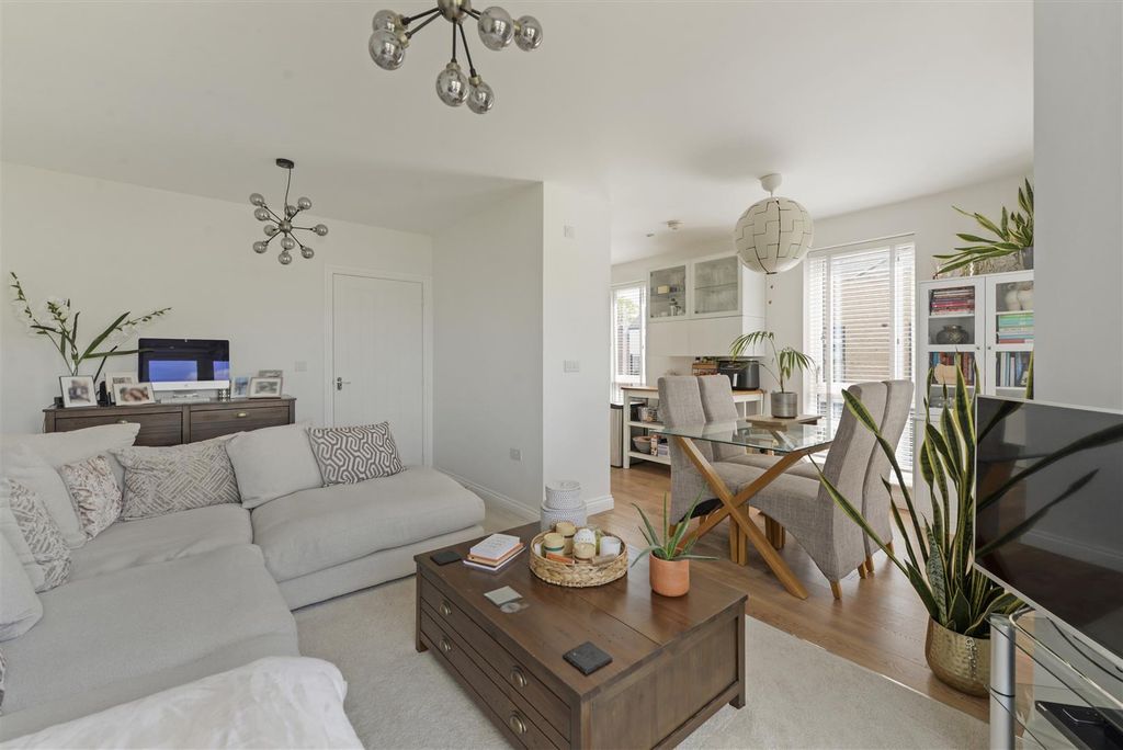 Property photo 3 of 15 05