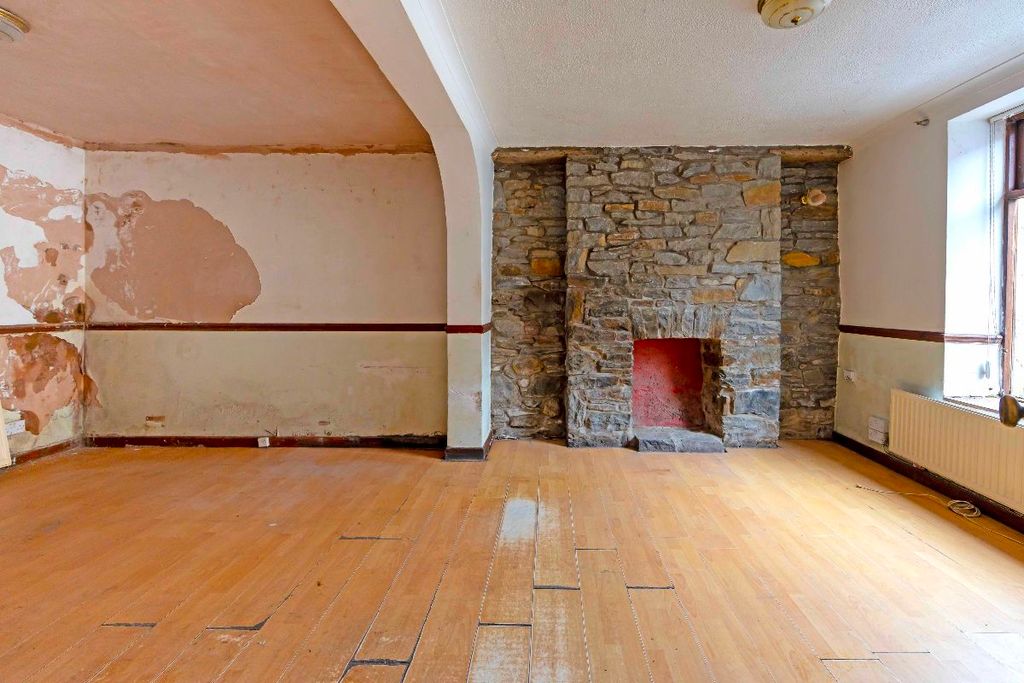 Property photo 3 of 24