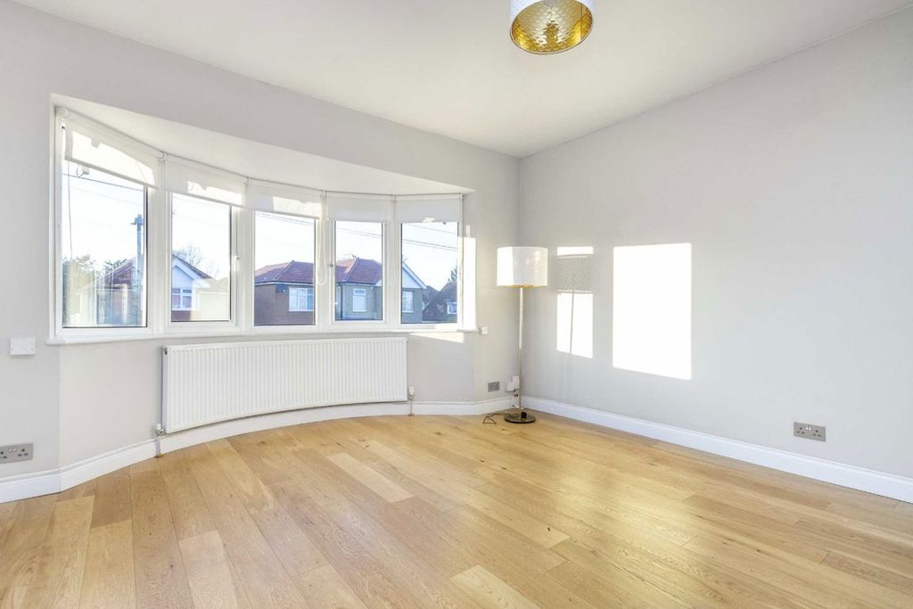 Property photo 1 of 4
