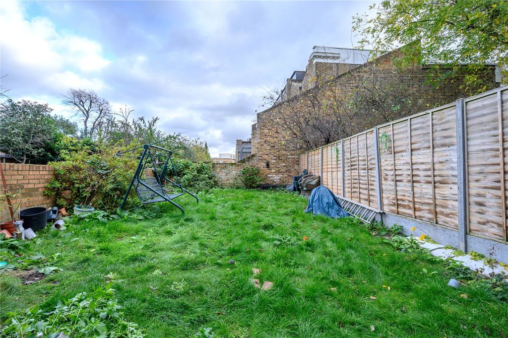 Property photo 2 of 10 Garden