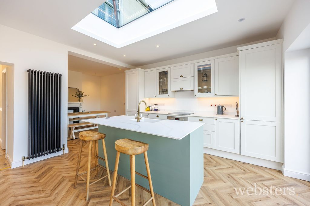 Property photo 2 of 29