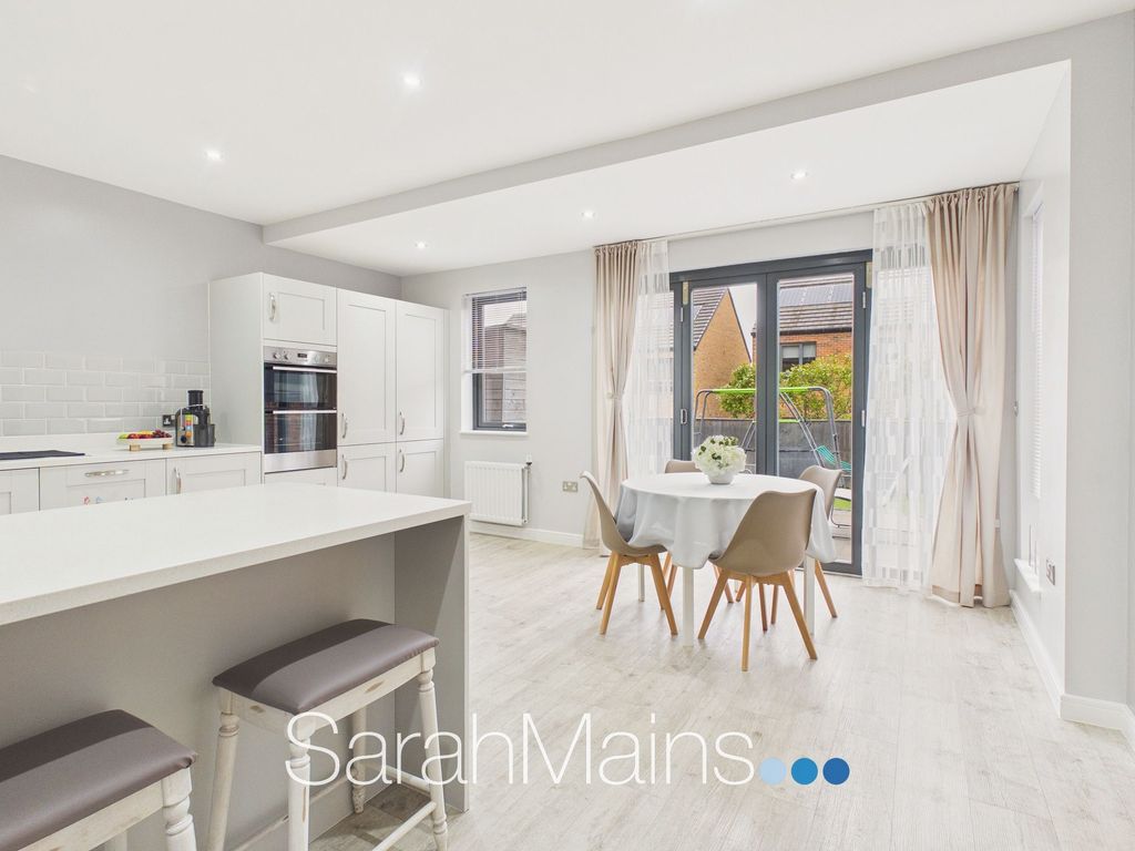 Property photo 3 of 16 Dining Kitchen