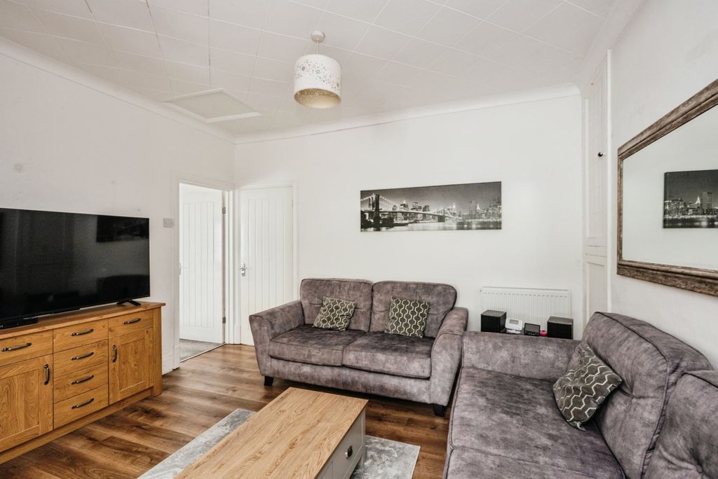 Property photo 2 of 20 Pbox-Img.Jpg