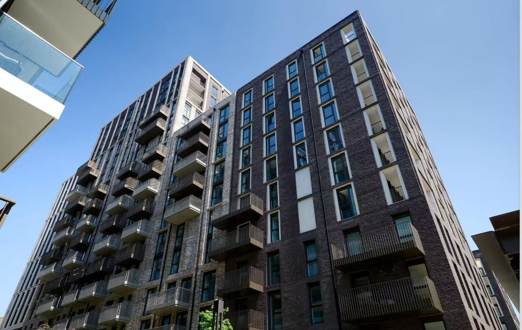 Property photo 1 of 12