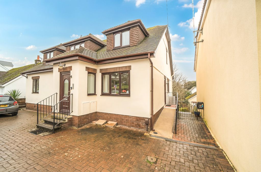 Property photo 1 of 19 1 - 1410028-1-6989Ead...