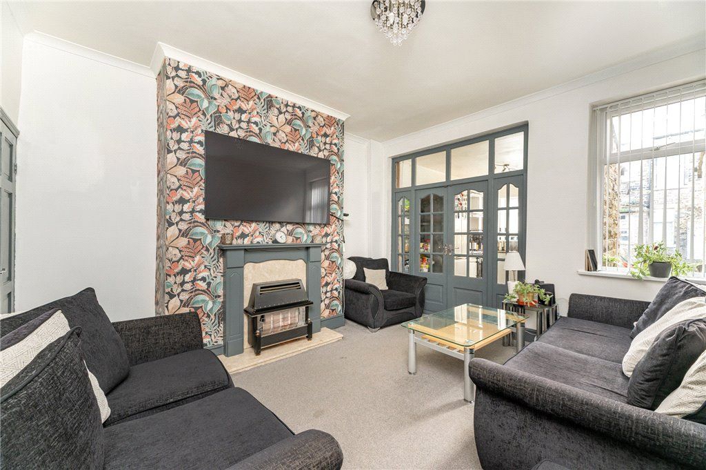 Property photo 3 of 20 Living Room