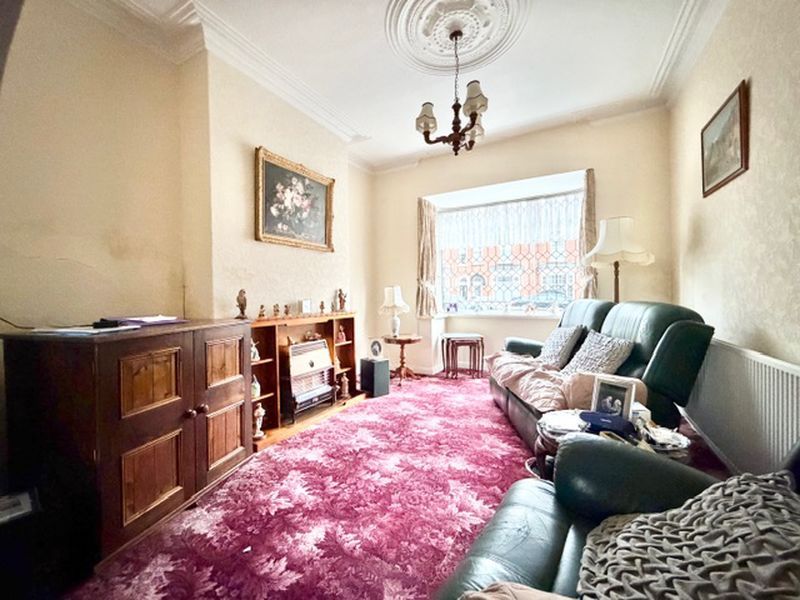 Property photo 2 of 19 Lounge