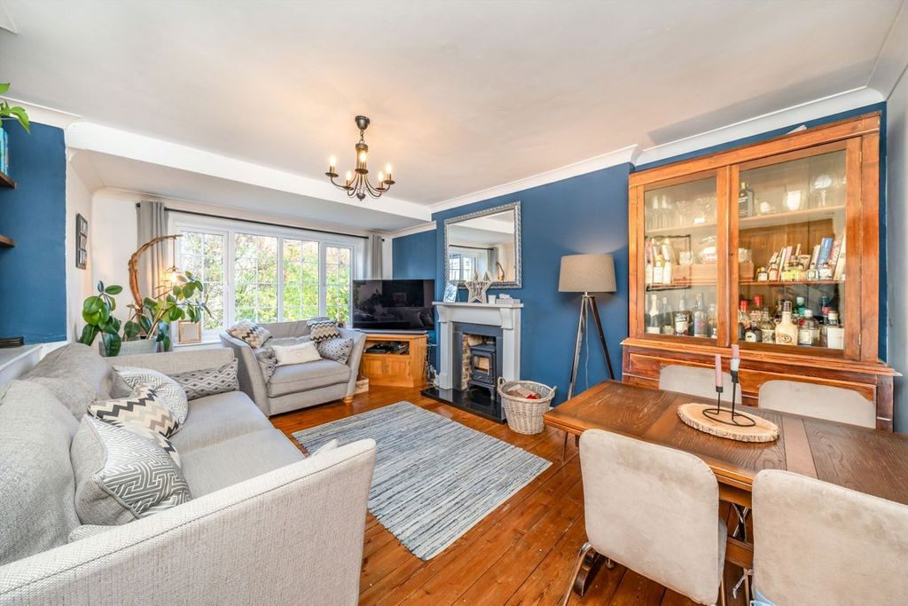 Property photo 2 of 7