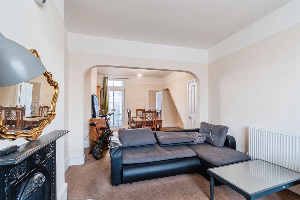 Property photo 3 of 21