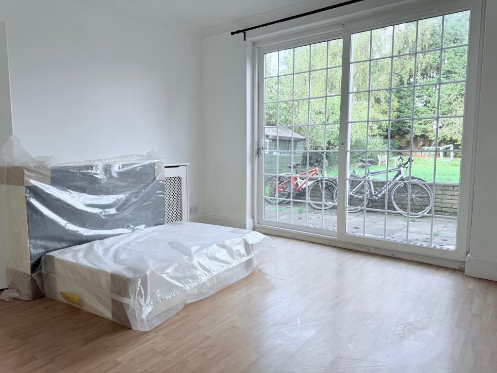 Property photo 3 of 6 Bedroom