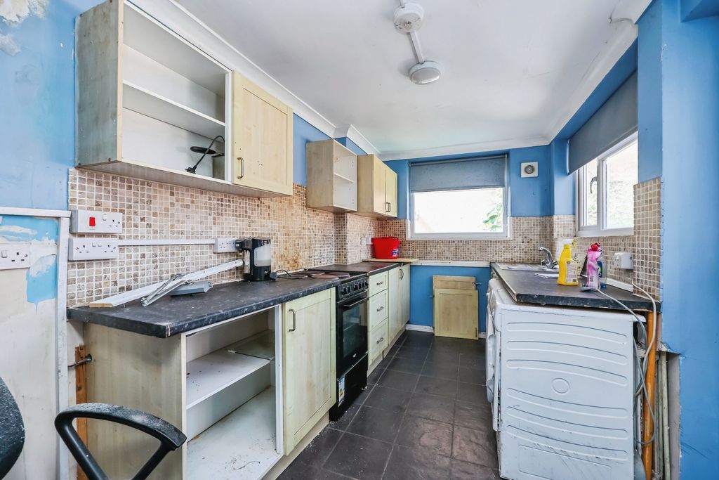 Property photo 2 of 15 Kitchen