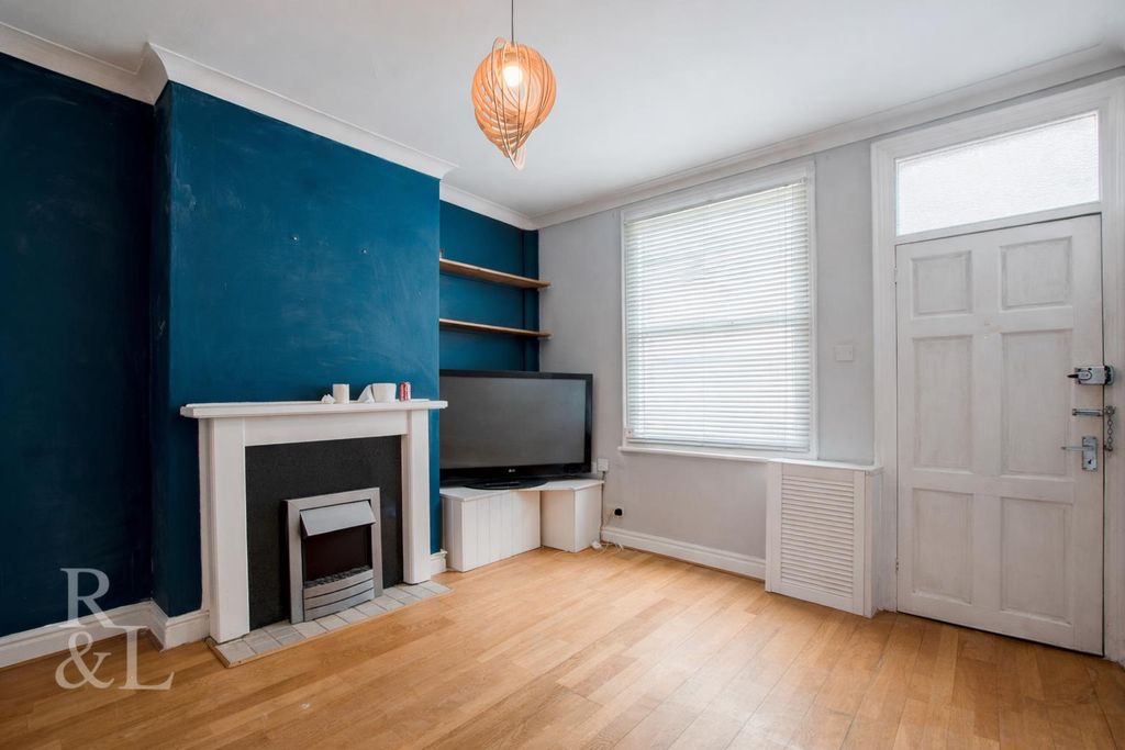 Property photo 3 of 12 38F3Fdea-1A4B-4632-8E3d-79Ca34d25683.Png