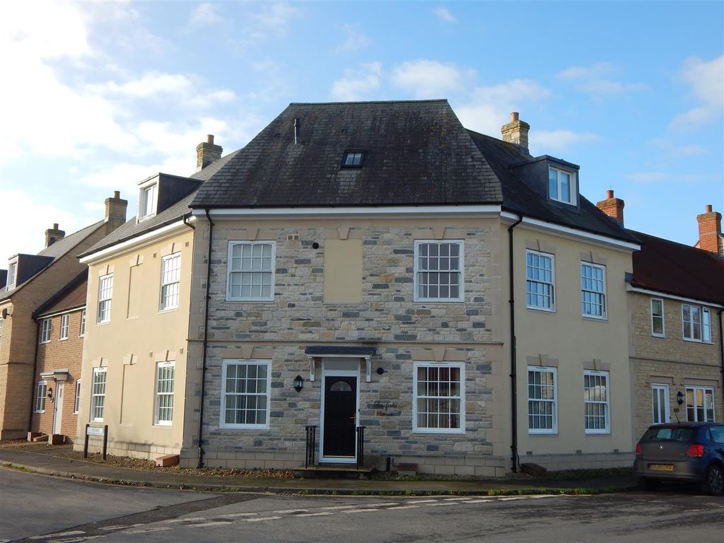 Property photo 1 of 11 Front Of Flat.Jpg