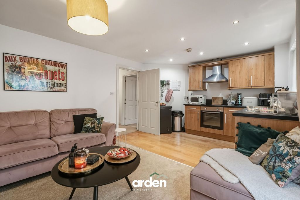 Property photo 2 of 9