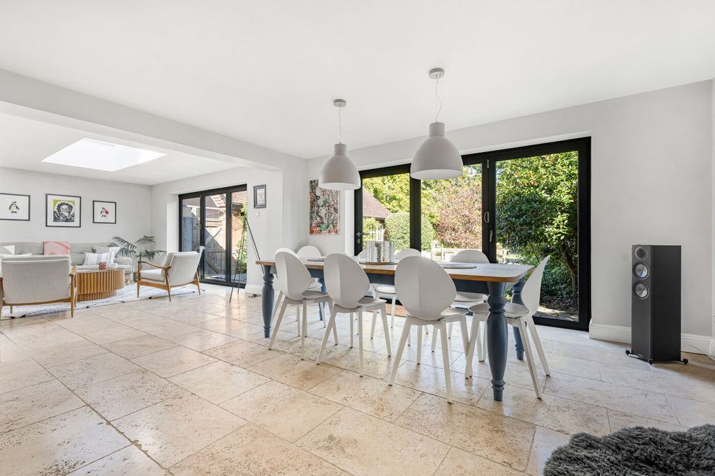 Property photo 3 of 20