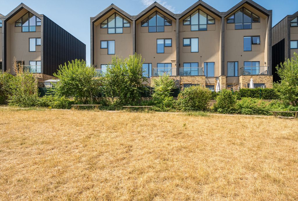 Property photo 1 of 23 1488752-23-6A58E5...