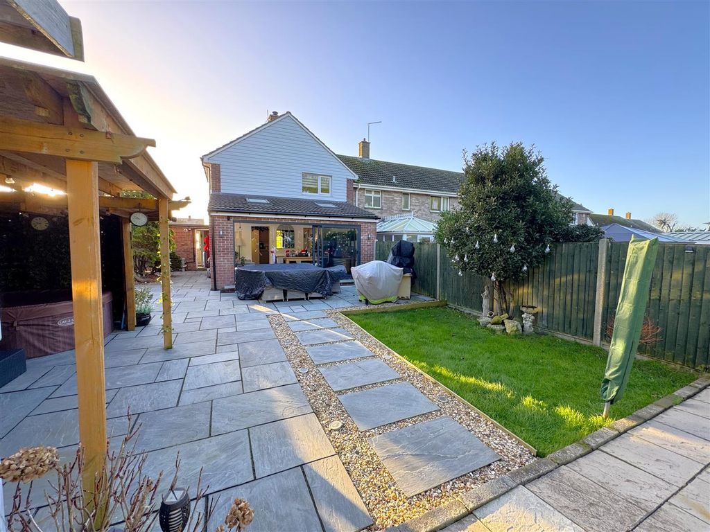 Property photo 2 of 24 21.Jpeg