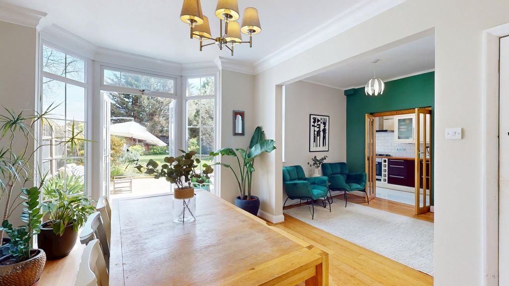 Property photo 3 of 25