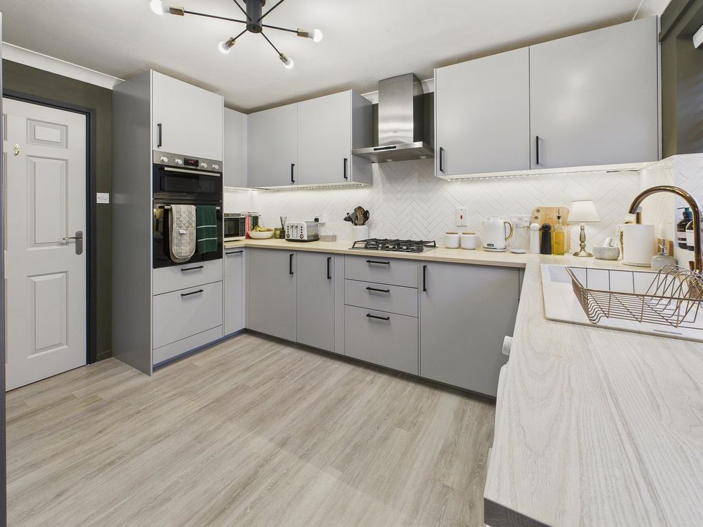 Property photo 3 of 23