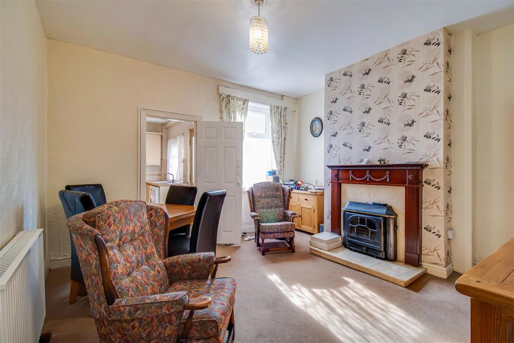 Property photo 3 of 9 Sitting/Dining Room