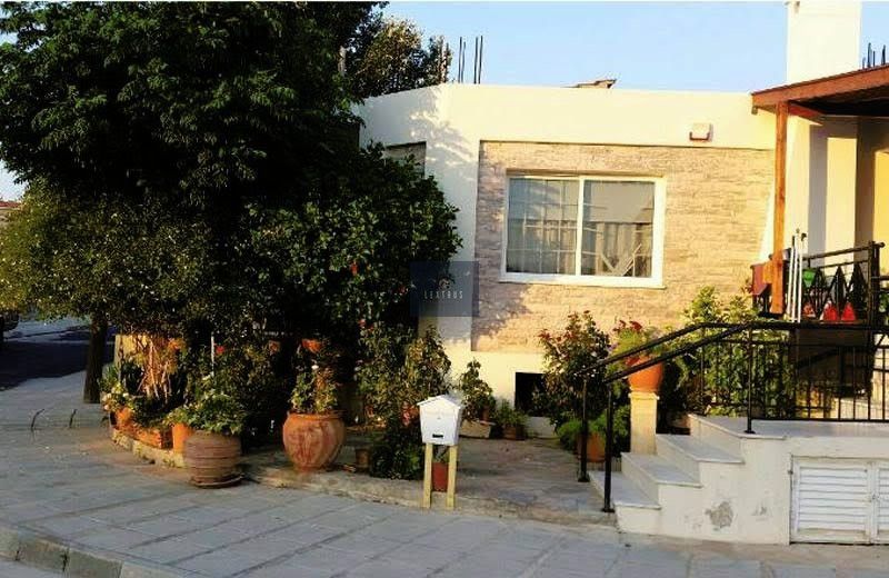 Property photo 2 of 25