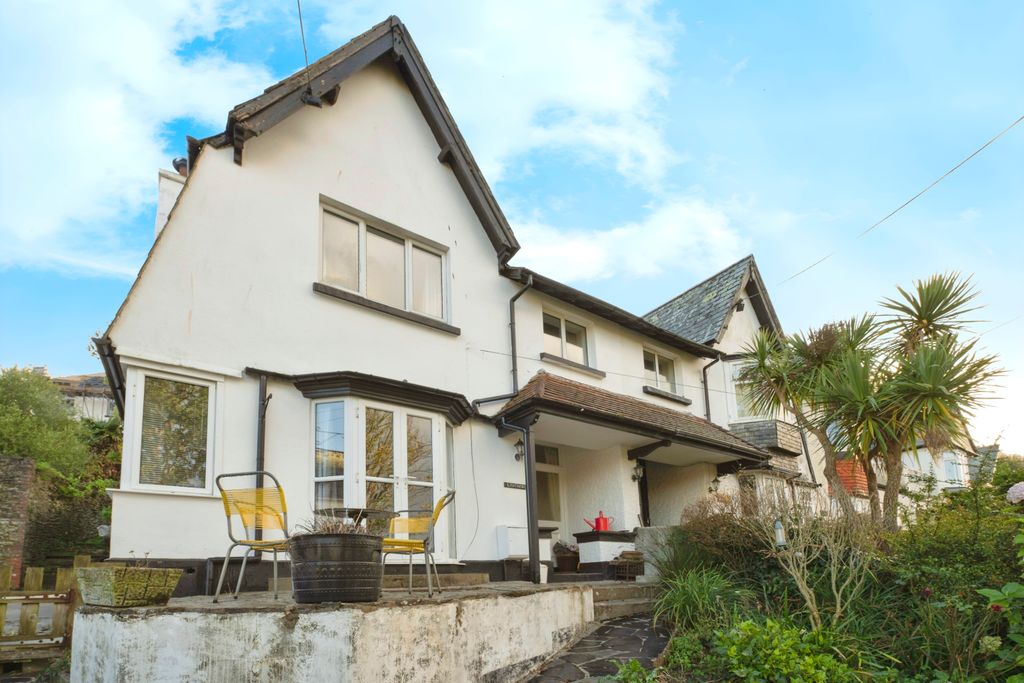 Property photo 1 of 25 Front