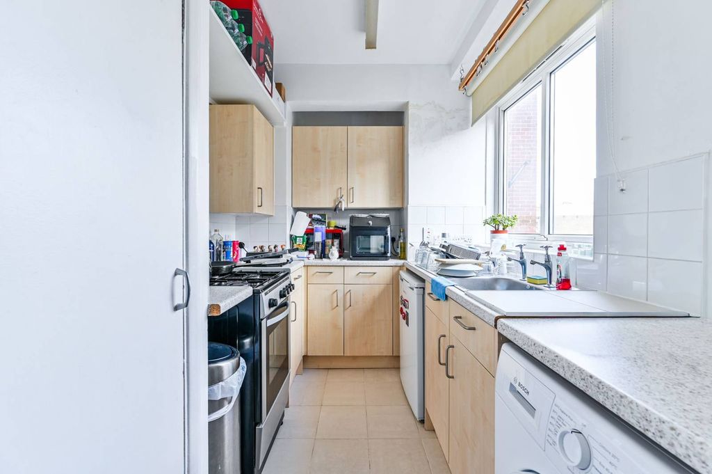 Property photo 3 of 5