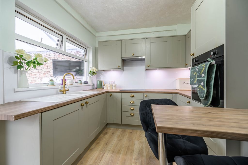 Property photo 2 of 17 Dsc_4358-Hdr