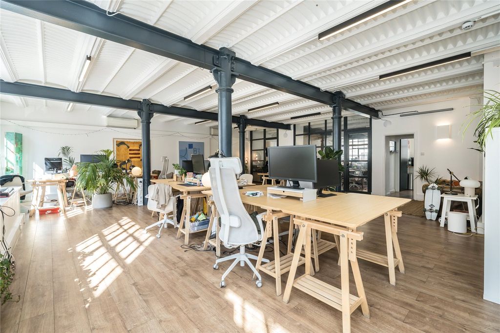 Property photo 2 of 15 Picture No. 29